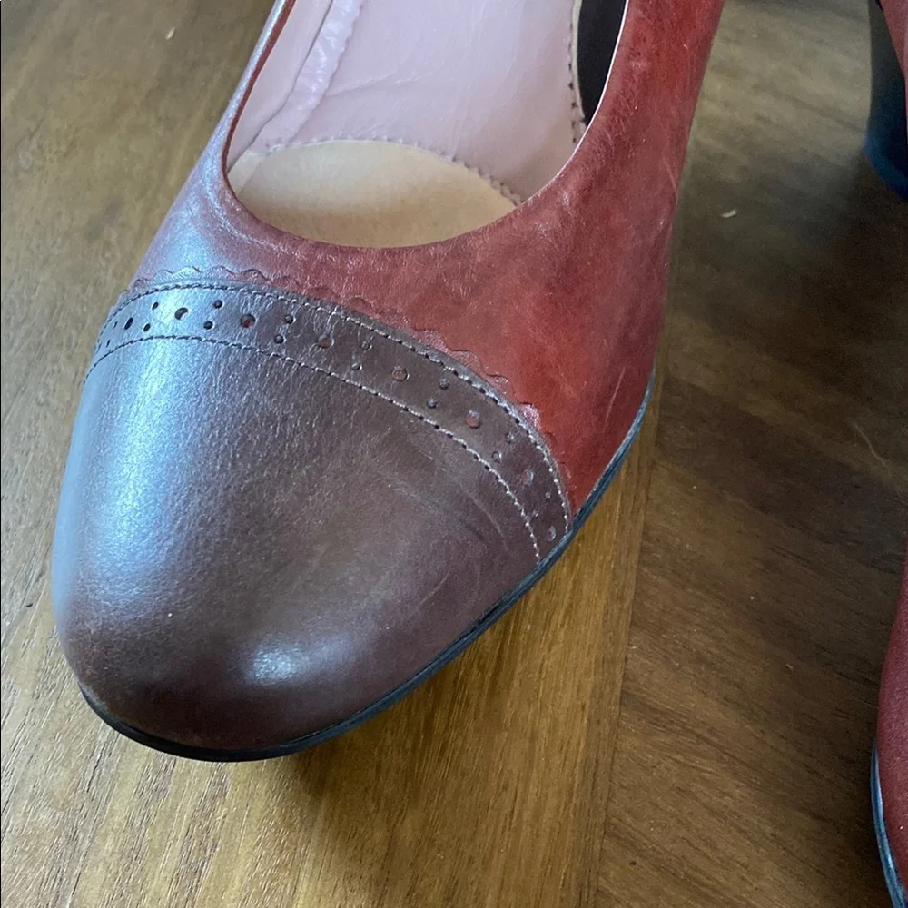 BeautiFeel Brown Heels with contrasting toe cap Detail. Sample. NWOB
